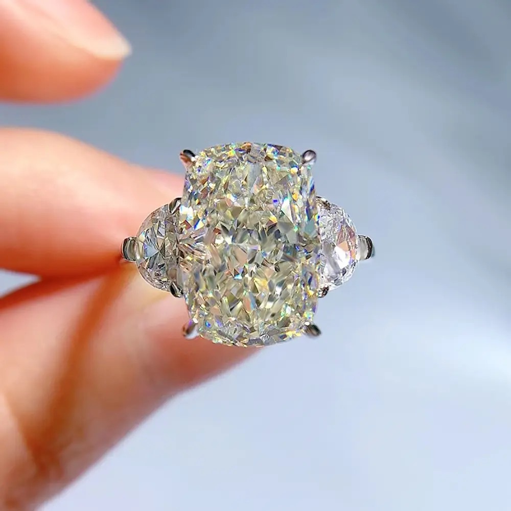 15.76 ct. Elongated Cushion Cut Pale Champagne & Trillion Cut White Diamond Ring - Picture 3 of 16